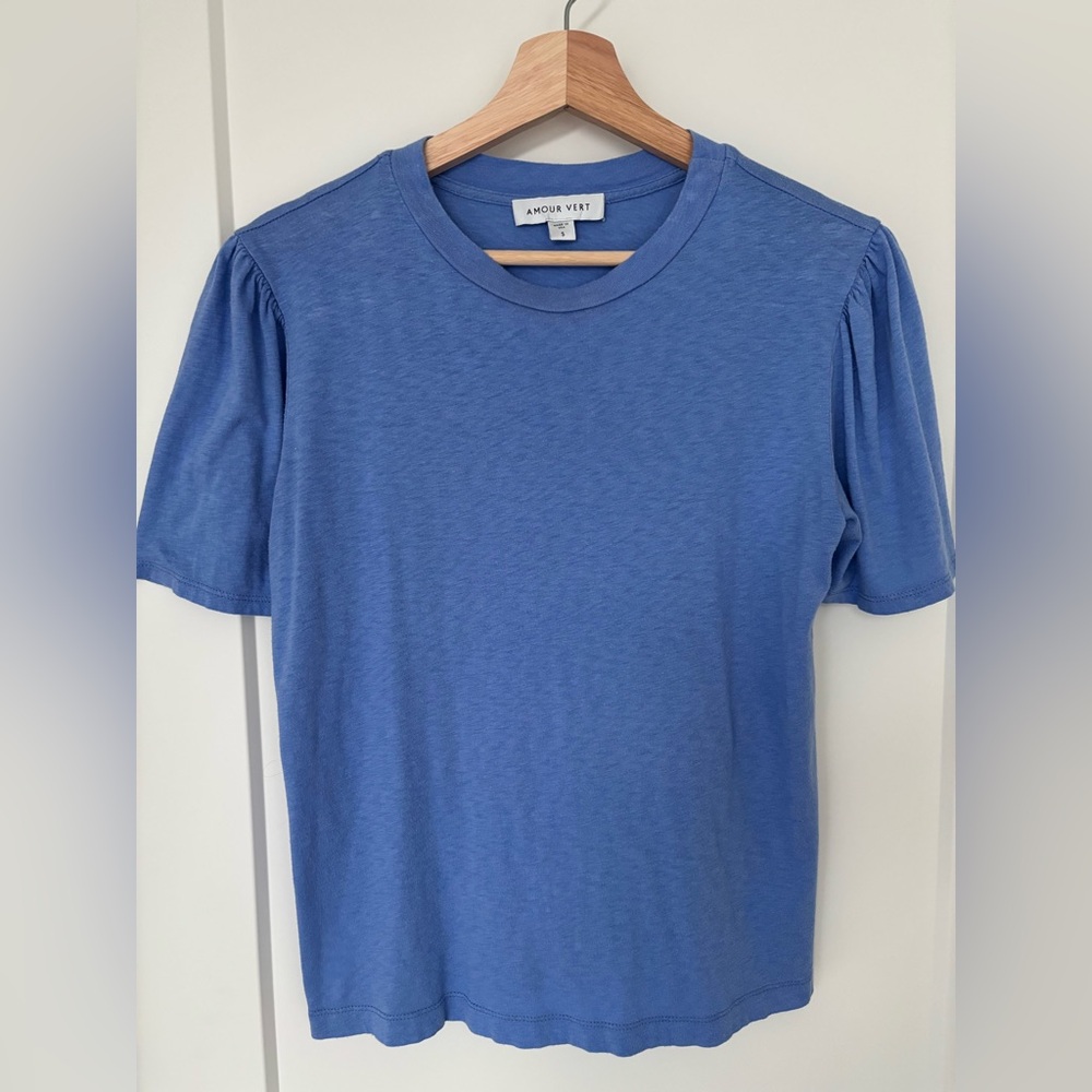 Amour Vert Short Sleeve Tee - Women’s Size Small